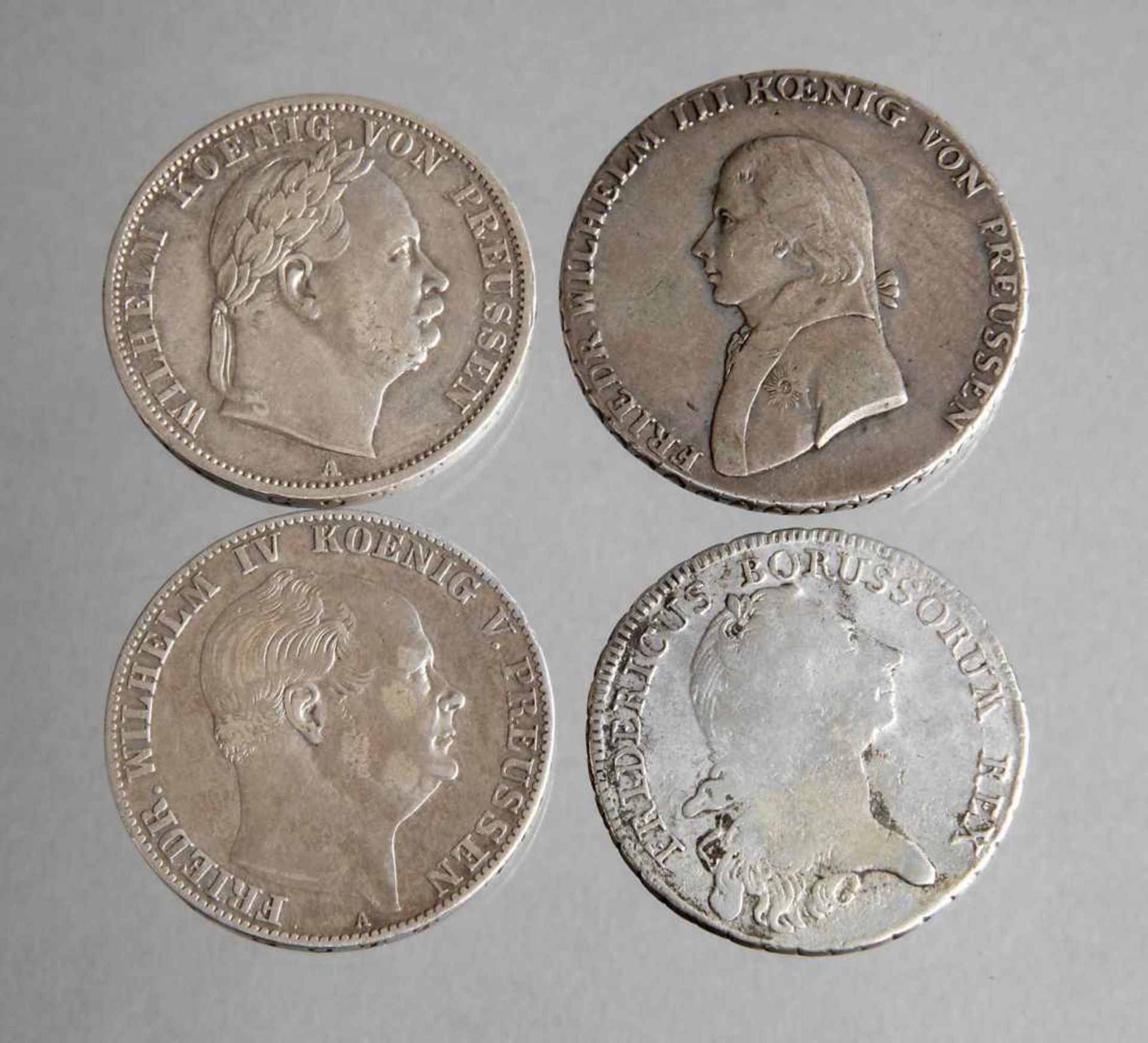 Konvolut Taler Preußen 1) 1/2 Reichstaler 1767, Münzstätte B, Silber, s, D ca. 32 mm, G ca. 10,9