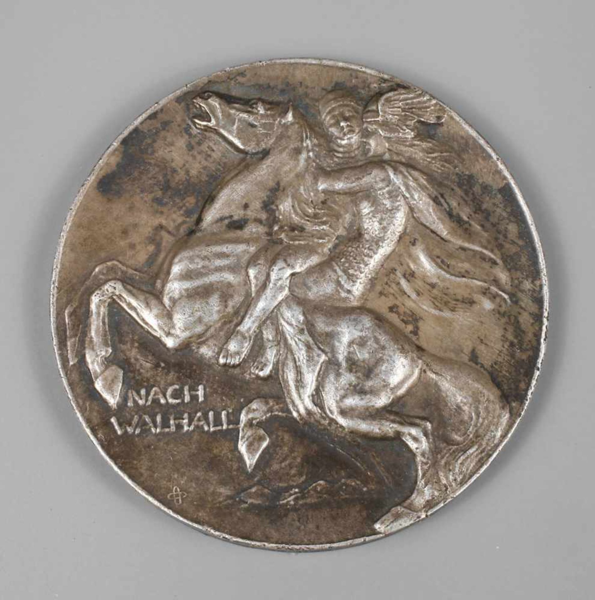 Walküren-Medaille um 1915, sign. A. Löwental, Avers) Walküre entführt toten Krieger auf Pferd "