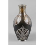 WMF Ikora Vase Art déco, 1930er Jahre, Stempelmarke, stilisierte Blattmotive, Messing versilbert und