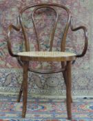 Armlehnstuhl. Bugholz. Wohl Thonet Nr. 18. 90 cm hoch. Armchair. Bentwood. Proably Thonet No. 18. 90