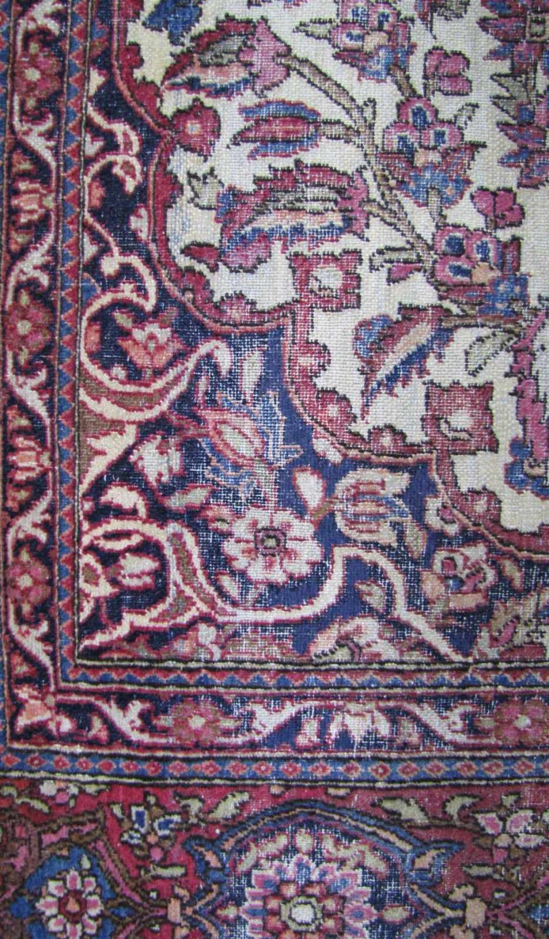 Isfahan Manufakturteppich mit Paradiesgarten. Iran. Alt um 1920. 200 cm x 134 cm. Handgeknüpft. - Bild 4 aus 8