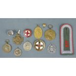 Orden, Medaillen Schulterstück und Knopf. 1. Weltkrieg. Bis circa 11 cm. Decorations, medals