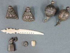 8 Teile wohl Tibet / China / Japan / Afrika. bis 14,6 cm Länge. 8 parts probably Tibet / China /