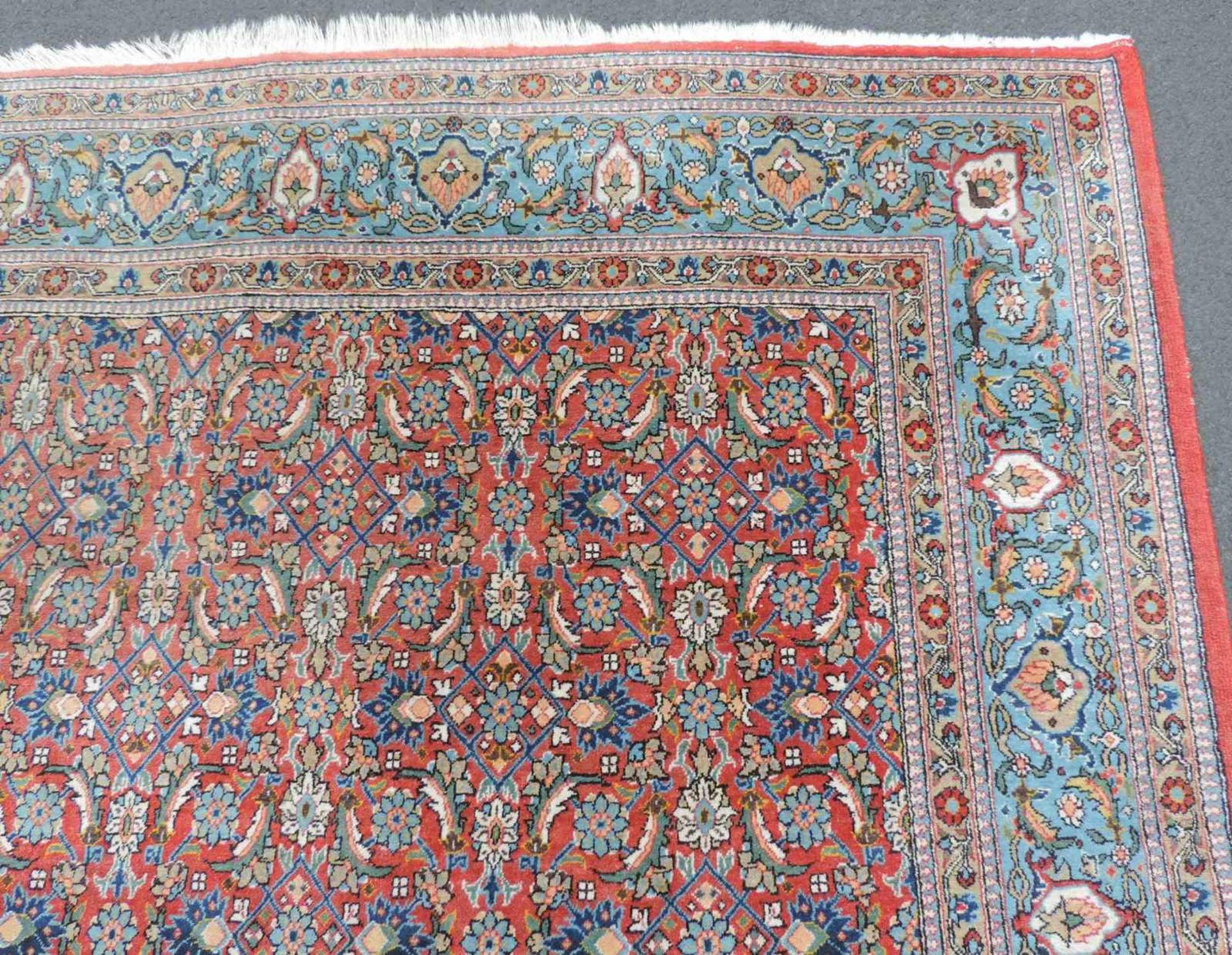 Keschan Manufakturteppich. Iran. Durchgemustert. 345 cm x 237 cm. Handgeknüpft. Wolle auf Baumwolle. - Bild 5 aus 8