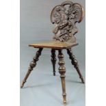 Brettstuhl. Rückenlehne mit Falken. 19. Jahrhundert. 99 cm x 54 cm x 53 cm. Deck chair. Backrest