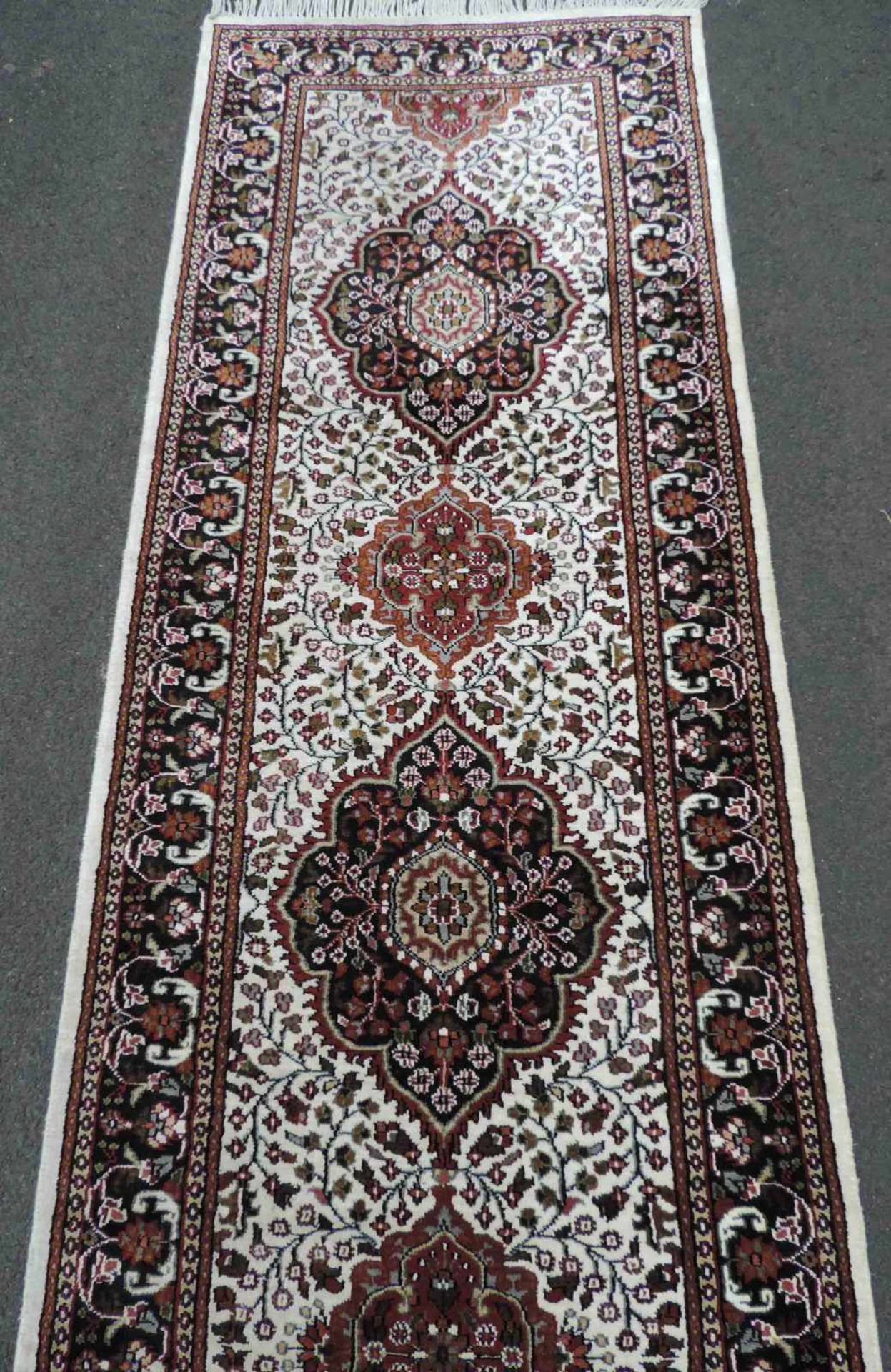 Chobi Läufer Orientteppich. Pakistan. Feine Knüpfung. 355 cm x 79 cm. Handgeknüpft. Wolle auf - Bild 3 aus 5