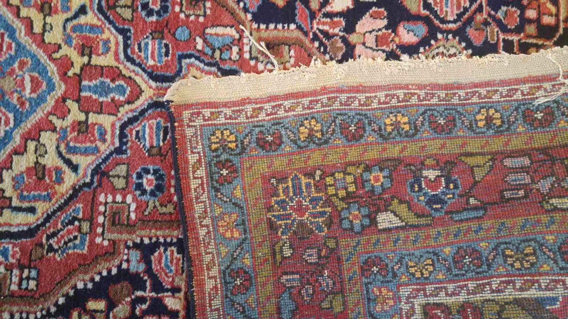 Jozan Dorfteppich. Iran, alt um 1930. 201 cm x 135 cm. Handgeknüpft. Wolle auf Baumwolle. Jozan - Bild 3 aus 3