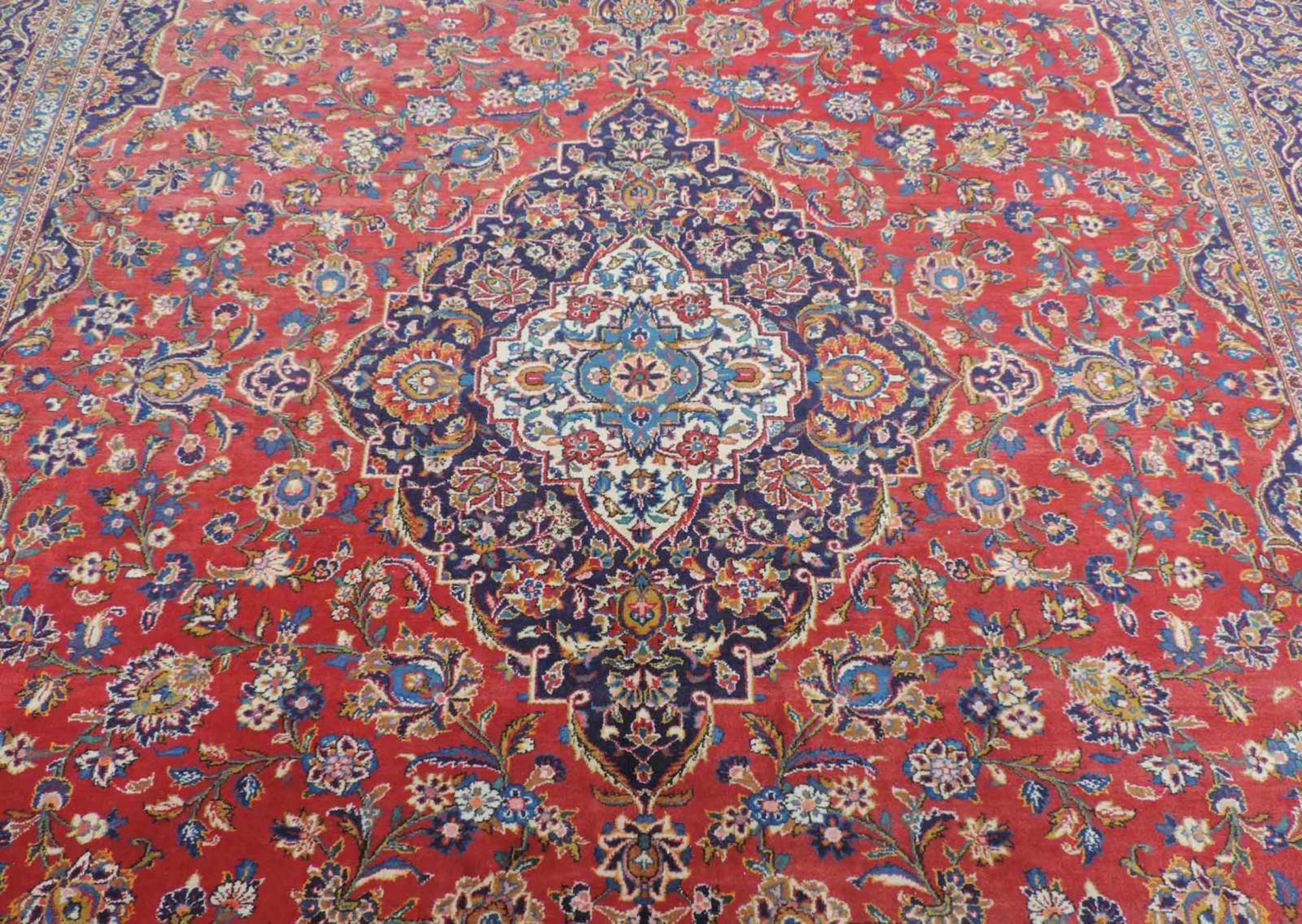 Keschan Meisterteppich signiert. Iran. 413 cm x 304 cm. Handgeknüpft. Wolle auf Baumwolle. Keshan - Bild 4 aus 9