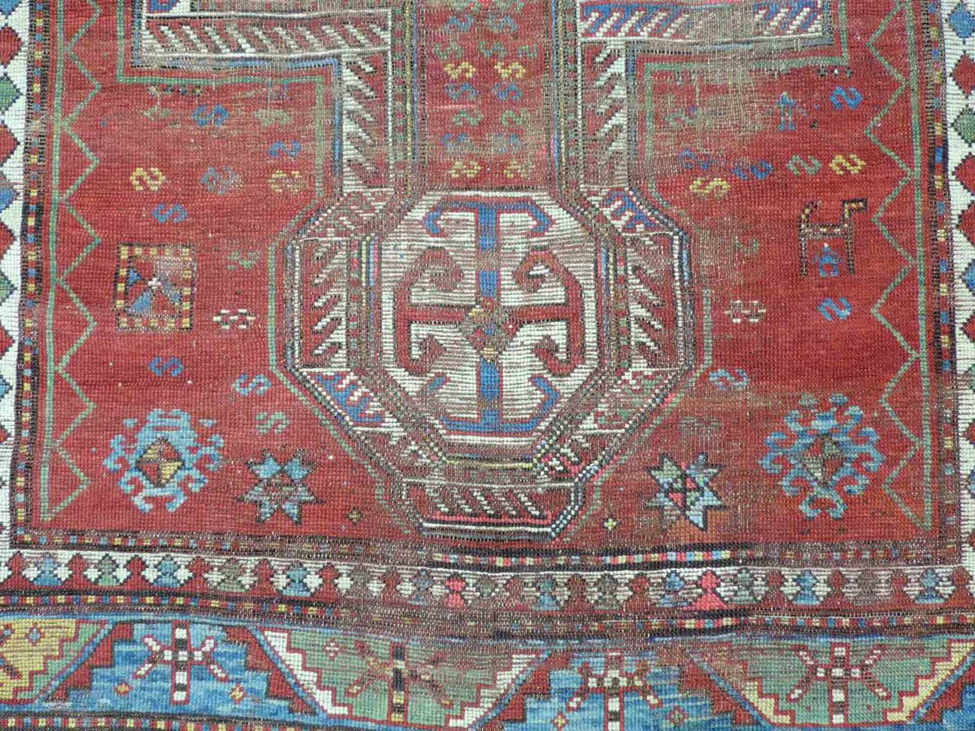 Kasak Dorfteppich, Kaukasus. Antik. Ende 19. Jahrhundert. 245 cm x 170 cm. Handgeknüpft. Wolle auf - Bild 11 aus 11