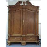 Oldenburger Barock - Schrank. 18. Jahrhundert, Eiche? 242 cm x 176 cm x 62 cm. Oldenburg Baroque