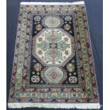 Ardebil Teppich. Azerbaijan, Iran alt, Mitte 20. Jahrhundert. 199 cm x 148 cm. Handgeknüpft. Wolle