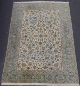 Keschan Teppich. Signiert. Iran. 328 cm x 234 cm. Handgeknüpft. Wolle auf Baumwolle. Kashan