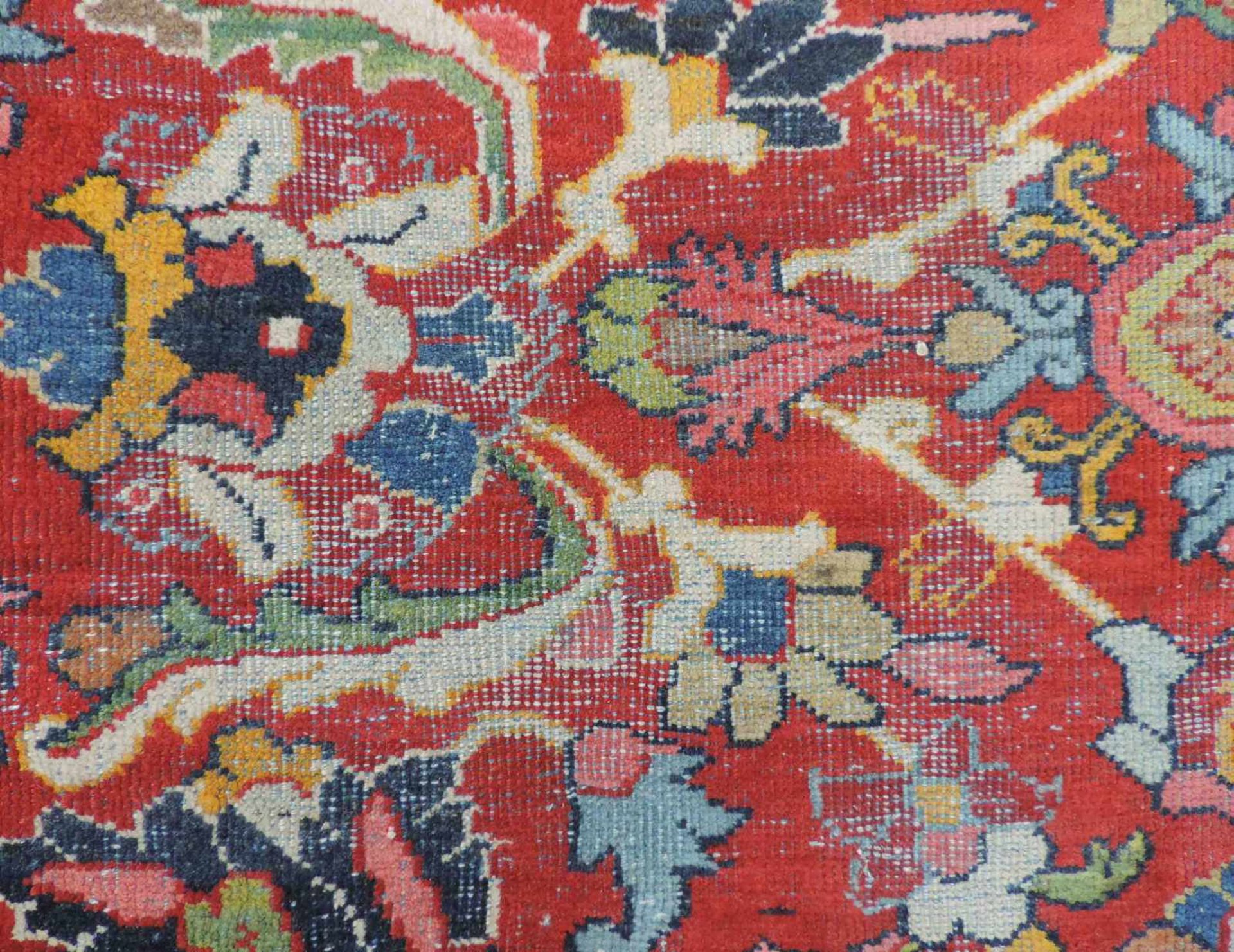 Mahal Teppich. Iran, antik, um 1900. 374 cm x 291 cm. Handgeknüpft. Wolle auf Baumwolle. Wohl - Bild 7 aus 9