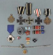 15 Orden und Abzeichen. Wird nur zu Forschungszwecken versteigert. 15 medals and badges. Sold only