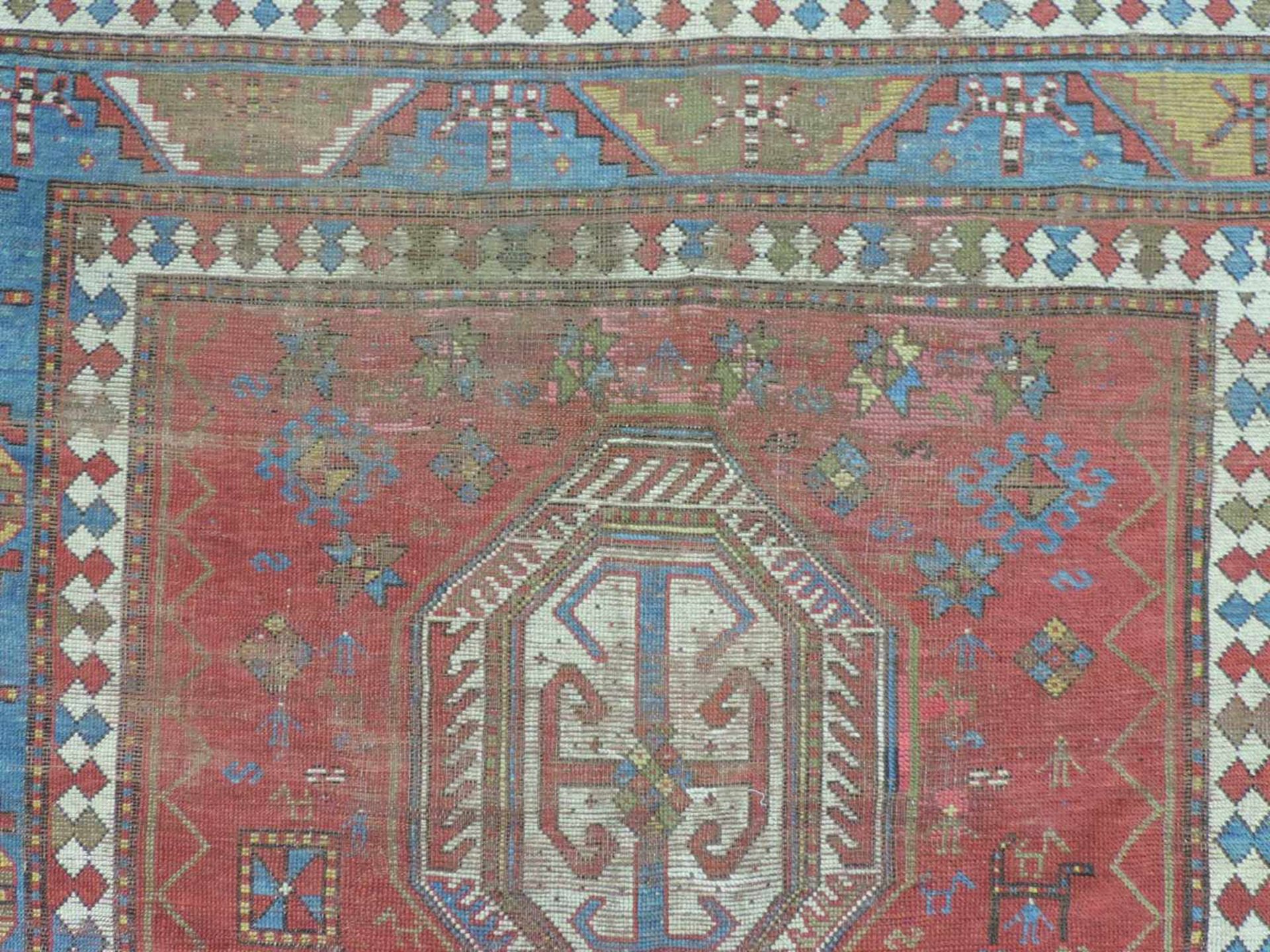 Kasak Dorfteppich, Kaukasus. Antik. Ende 19. Jahrhundert. 245 cm x 170 cm. Handgeknüpft. Wolle auf - Bild 8 aus 11