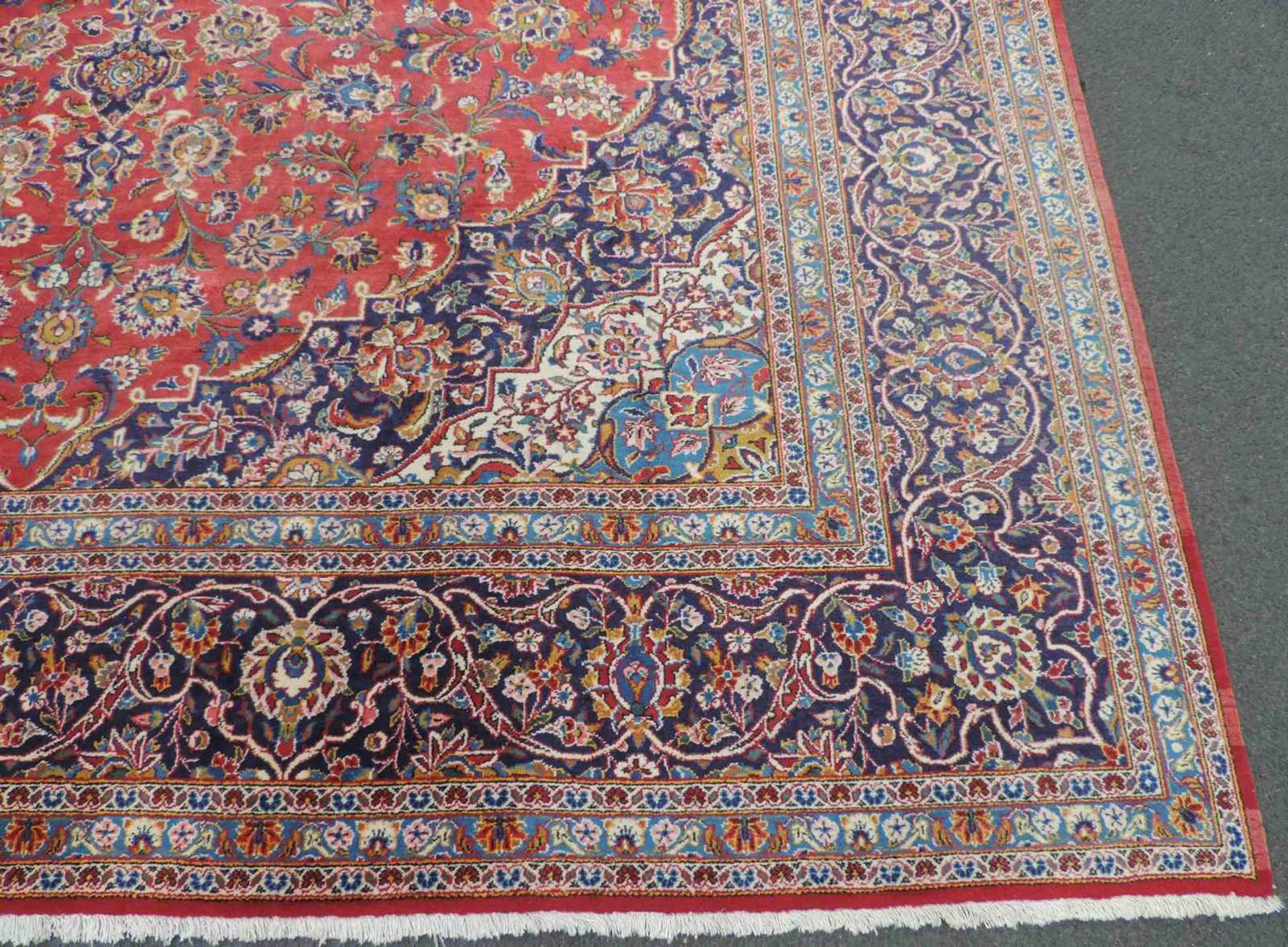 Keschan Meisterteppich signiert. Iran. 413 cm x 304 cm. Handgeknüpft. Wolle auf Baumwolle. Keshan - Bild 3 aus 9