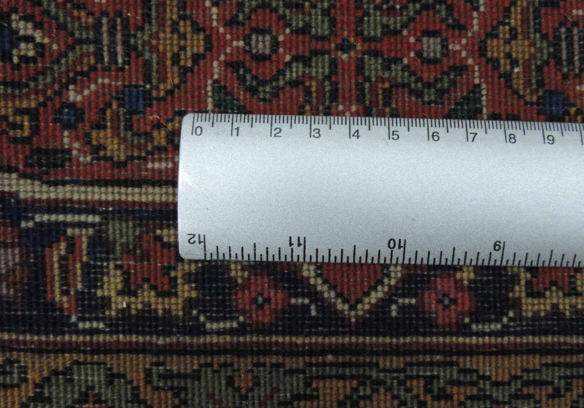 Täbriz Manufakturteppich. Iran, alt um 1940. Feine Knüpfung. 284 cm x 194 cm. Handgeknüpft. Wolle - Bild 8 aus 8