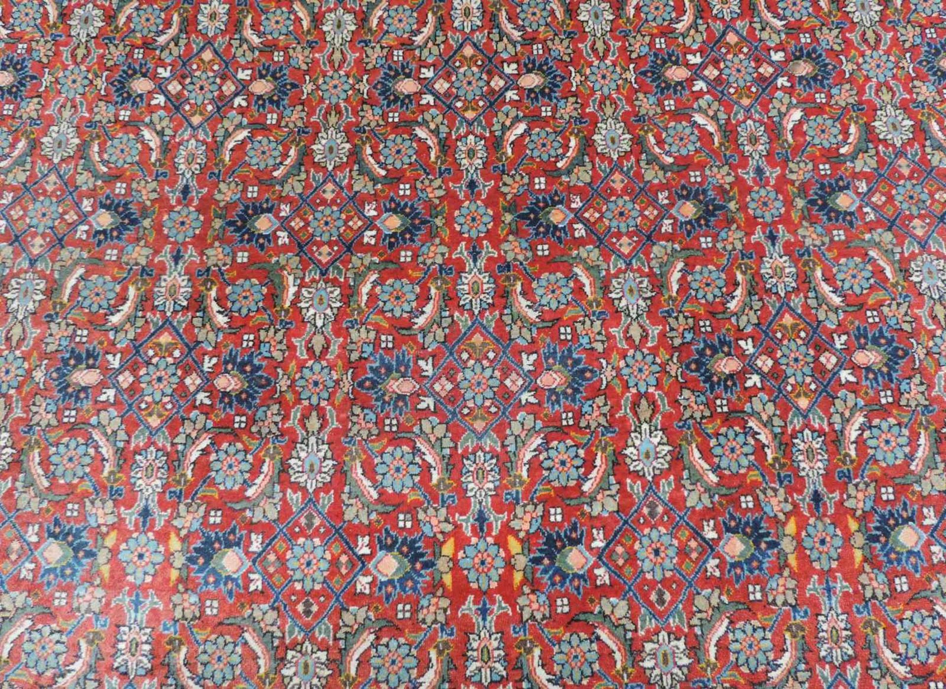 Keschan Manufakturteppich. Iran. Durchgemustert. 345 cm x 237 cm. Handgeknüpft. Wolle auf Baumwolle. - Bild 4 aus 8