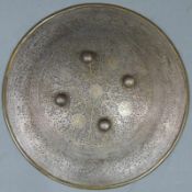 Schild, wohl Persien, antik, um 1800. Stahl mit Goldeinlagen. Durchmesser 46,5 cm. Shield,