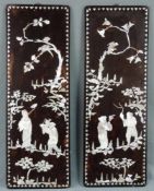 Zwei Holztafeln mit Perlmutteinlagen. China, alt. 70 cm x 24,3 cm. Two wooden boards with mother-