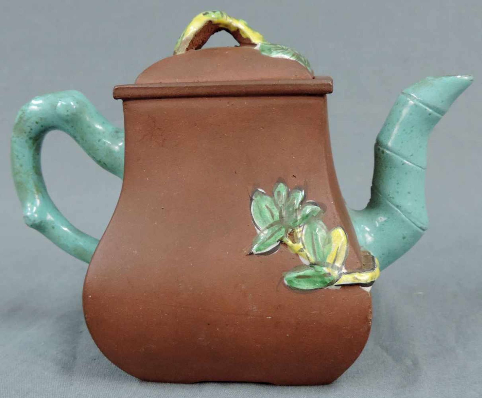 Teekanne, Yixing. China. Ton. Alt um 1930. Gestempelt. 18 cm lang. Teapot, Yixing. China. Clay. - Image 3 of 5