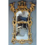 Spiegel. Empire Stil. Holz geschnitzt. Goldfarben. 158 cm hoch. Mirror. Empire style. Wood carved.