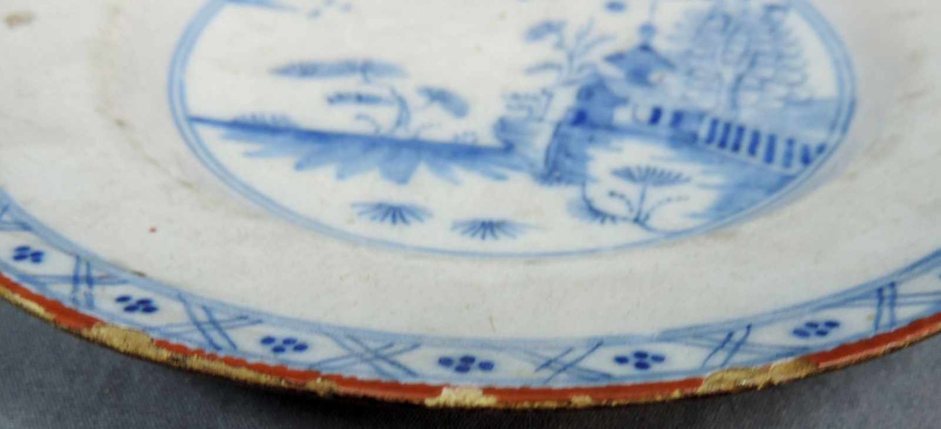 Teller Keramik mit Porzellanglasur. Teich. China 18. Jahrhundert. 23,5 cm Durchmesser. Plate ceramic - Image 5 of 5
