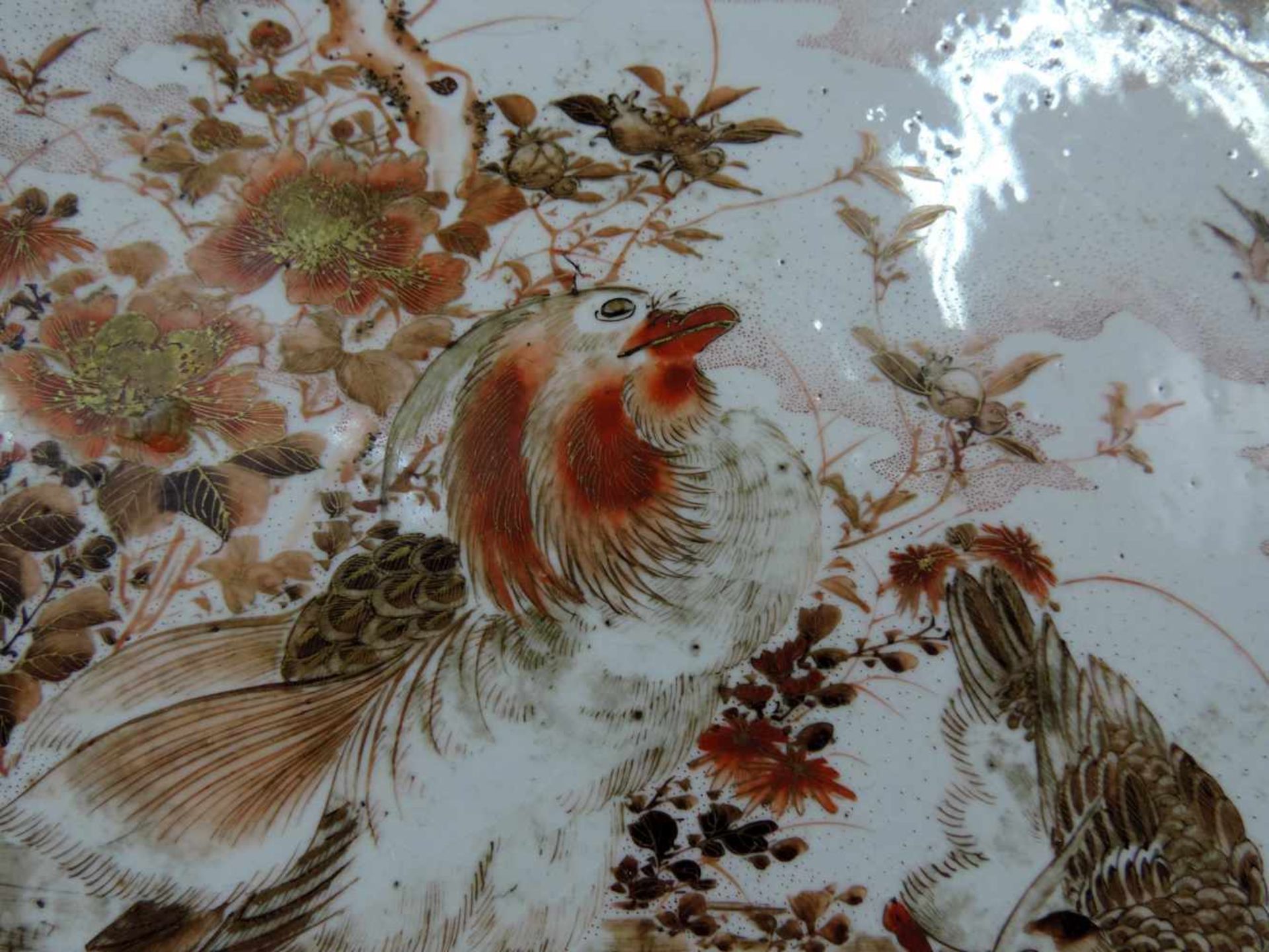 Großer Teller, Japan, Federvieh am Fluss. Porzellan. Durchmesser 40 cm. Plate Japan. Porcelain. - Bild 3 aus 6