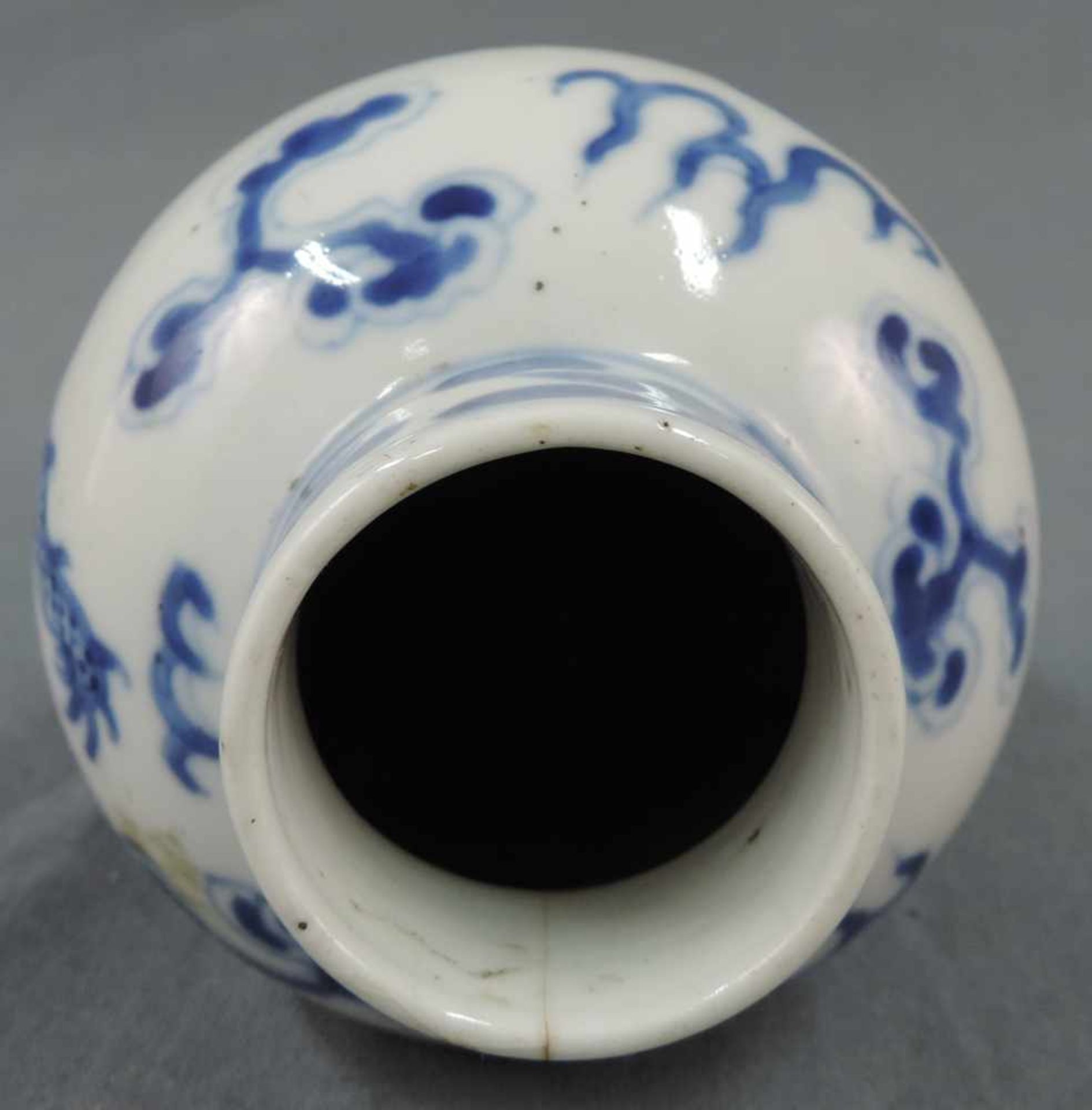 Vase China. Blau - Weiß Porzellan. Mit imperialen Drachen, 4 Klauen. Kangxi Nian Zhi Marke. Qing - Bild 6 aus 7