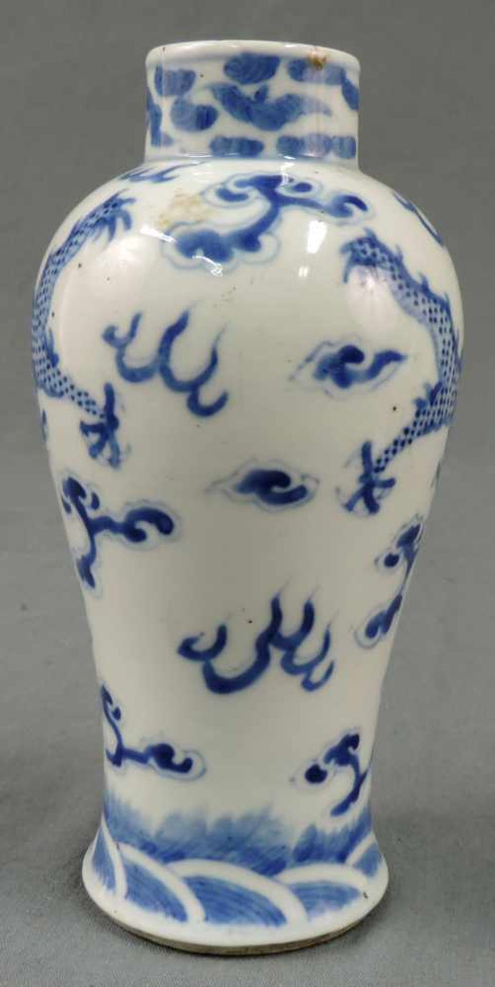 Vase China. Blau - Weiß Porzellan. Mit imperialen Drachen, 4 Klauen. Kangxi Nian Zhi Marke. Qing - Bild 4 aus 7