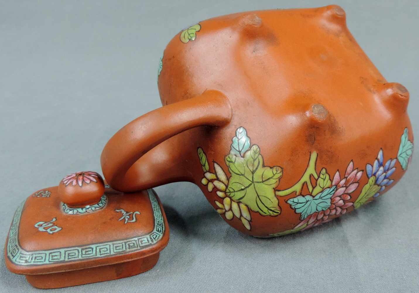 Teekanne, Yixing. China. Ton. Alt um 1930. Signiert. 19 cm lang. Teapot, Yixing. China. Clay. Old - Image 5 of 5