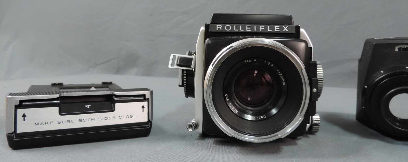 Rolleiflex SL 66 mit Objektiv, 2 Kassetten und Polaroidaufsatz, 2 Vorsätze etc.. Objektiv: Carl - Image 2 of 9