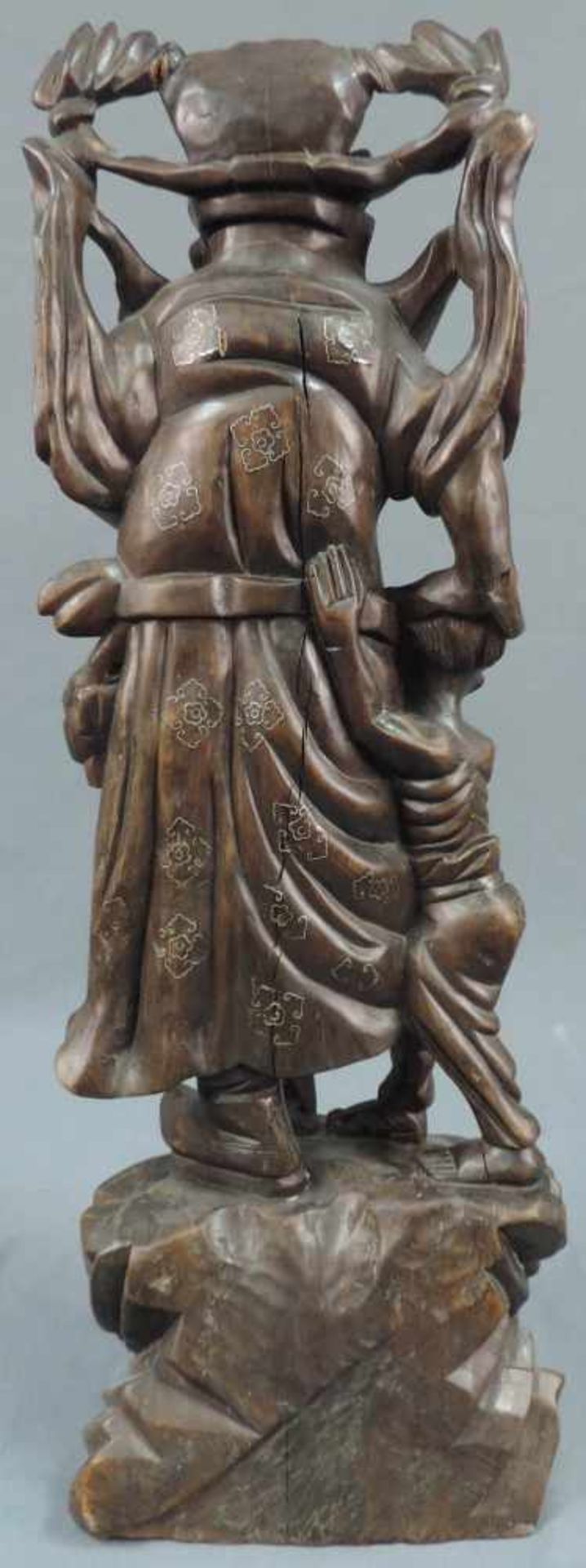 Skulptur. Holz mit Silbereinlagen, China, alt. 51 cm hoch. Wohl Kuan Kung, der chinesische Gott - Bild 4 aus 9