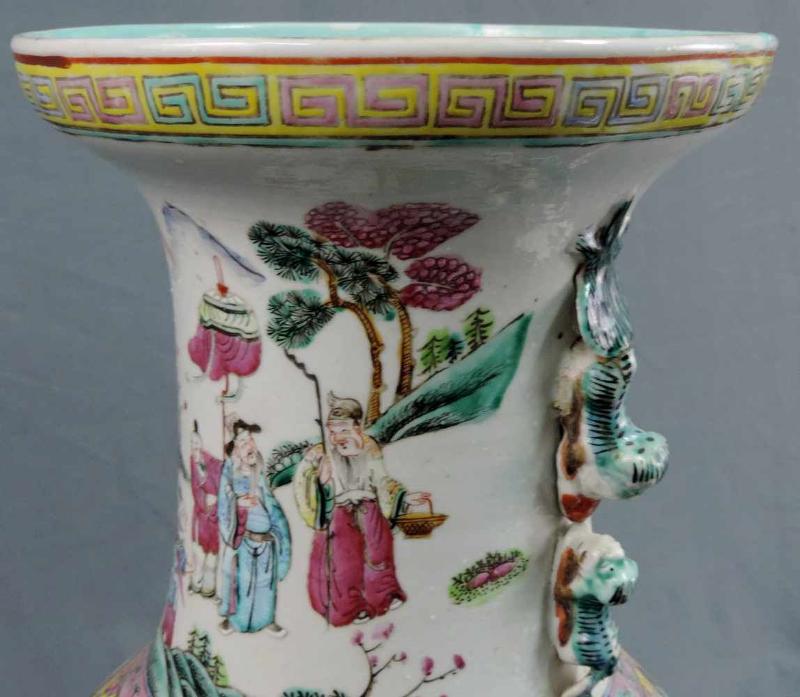 Vase, China, wohl Republik. Porzellan. 62 cm hoch. Vase, china, probably republic. Porcelain. 62 - Image 11 of 12