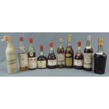 10 Flaschen sehr alter Cognac. Frankreich. Hennessy Bras Armé wohl um 1960 eine Flasche.