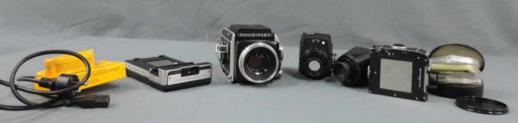 Rolleiflex SL 66 mit Objektiv, 2 Kassetten und Polaroidaufsatz, 2 Vorsätze etc.. Objektiv: Carl