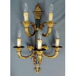 Wandleuchter. Fünfflammig. Bronze. Louis XV Stil. 62 cm hoch. Wall sconce. Five flames. Bronze.