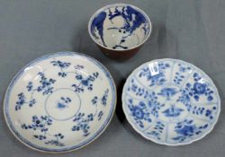 Teetasse und zwei Untertassen. Sojasoßeglasur. China 18. Jahrhundert. Bis 14 cm. Teacup and two