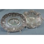 Zwei Schalen, Hanau, Silber 800 170 Gramm. Bis 16,5 cm. Two bowls, Hanau, silver 800 170 grams. Up