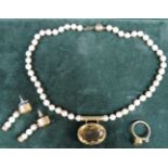 Collier, Ohrstecker und Ring Gold 585, Perlen, Citrine und Brillante. Juwelierarbeit. 64,9 Gramm