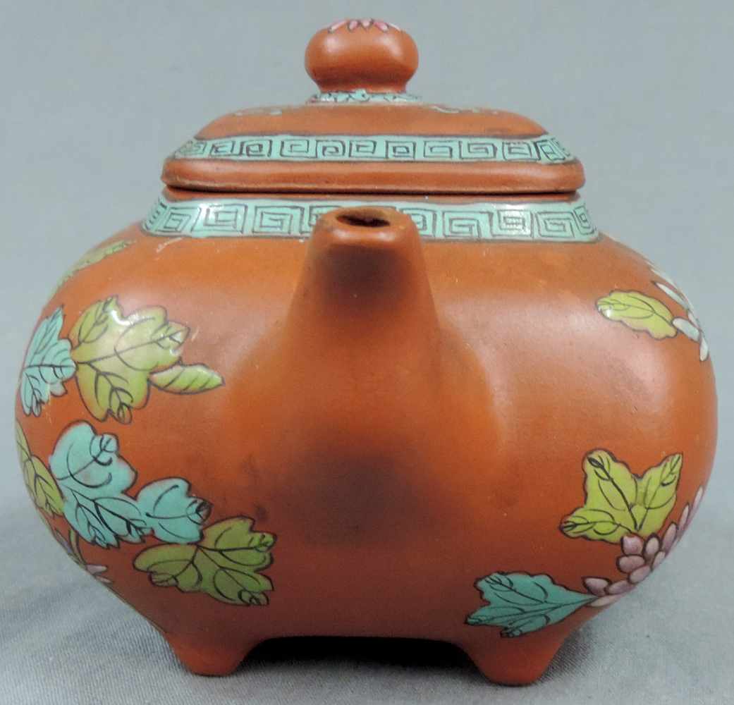 Teekanne, Yixing. China. Ton. Alt um 1930. Signiert. 19 cm lang. Teapot, Yixing. China. Clay. Old - Image 2 of 5