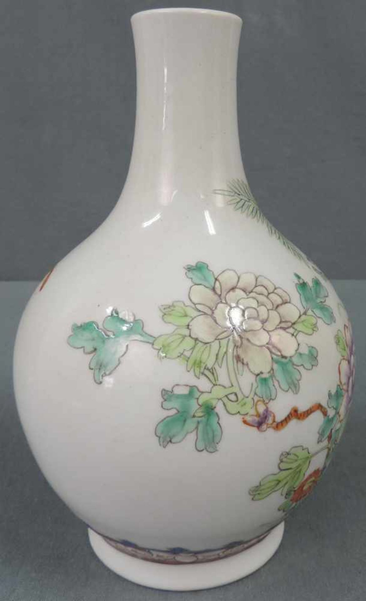 Vase China, alt, 4 - Zeichen Marken. "Hong Xian Nian Zhi". 20 cm hoch. Porzellan. Emaillebemalung. - Bild 2 aus 6