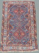Schiraz Stammesteppich. Iran, alt um 1910. 165 cm x 110 cm. Handgeknüpft. Wolle auf Wolle.