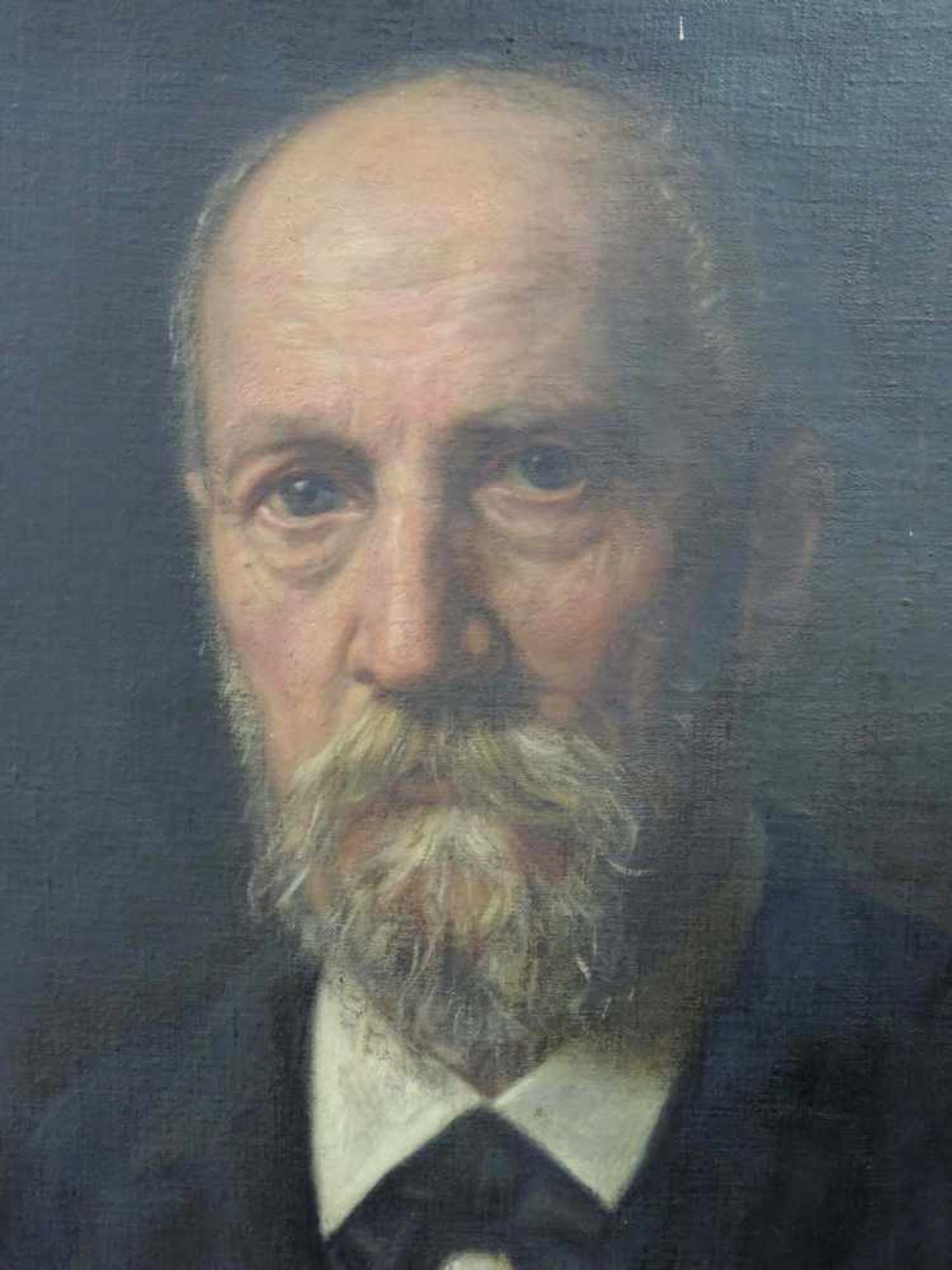 UNDEUTLICH SIGNIERT (XIX). Portrait eines alten Mannes. 69 cm x 57 cm. Gemälde, Öl auf Leinwand. - Image 2 of 6