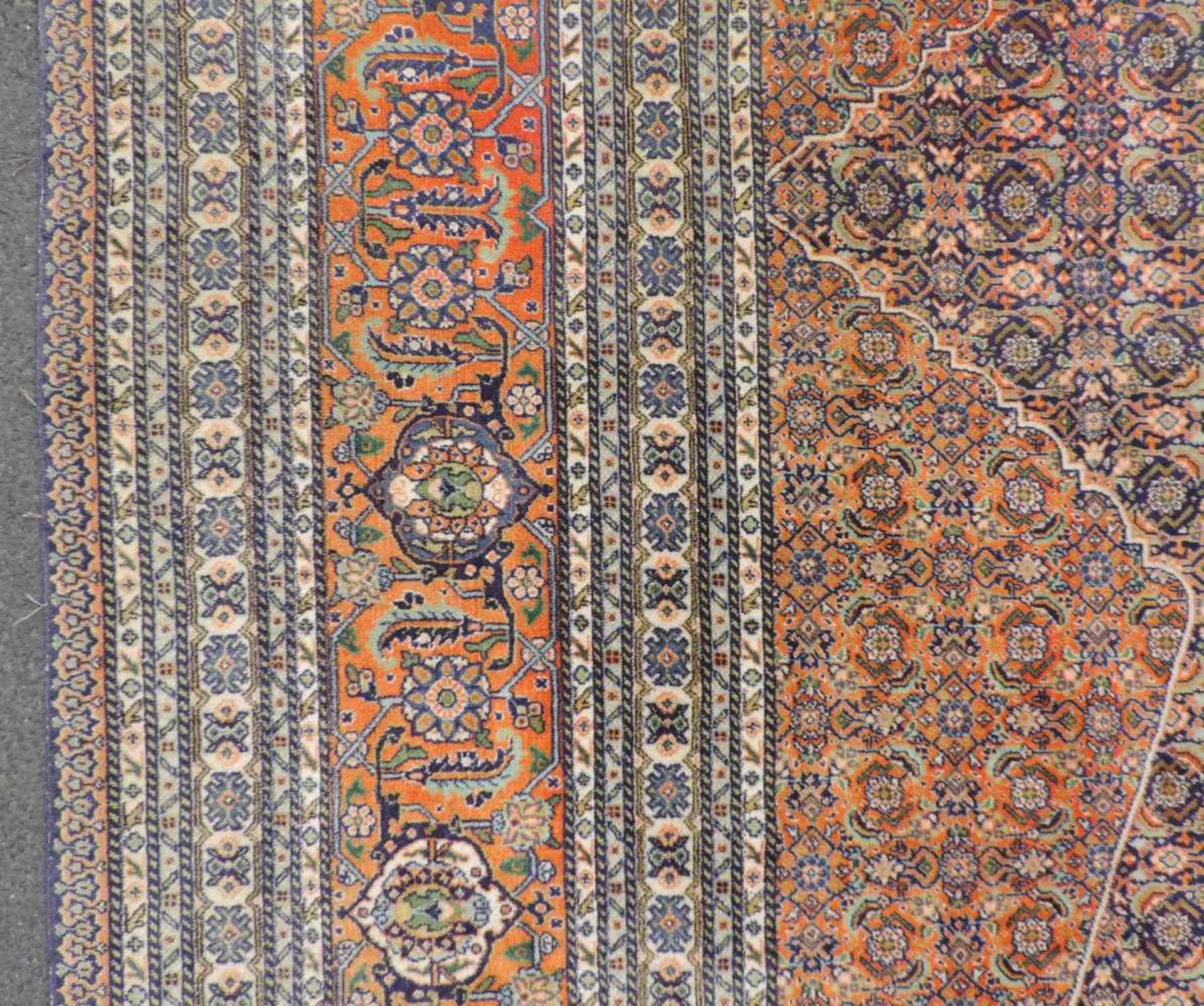 Täbriz Mahi Perserteppich. Iran. Sehr feine Knüpfung. 400 cm x 317 cm. Handgeknüpft. Korkwolle auf - Bild 4 aus 9