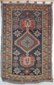 Schirwan Dorfteppich. Kaukasus, antik um 1890. 154 cm x 106 cm. Handgeknüpft. Wolle auf Wolle.