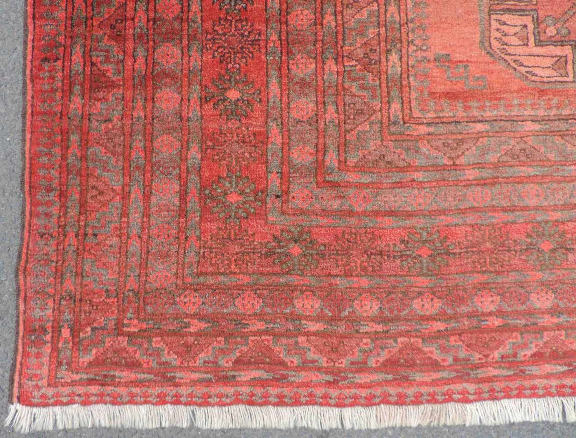 Ersari Stammesteppich. Afghanistan, alt um 1940. 310 cm x 246 cm. Handgeknüpft. Wolle auf Wolle. - Bild 2 aus 9
