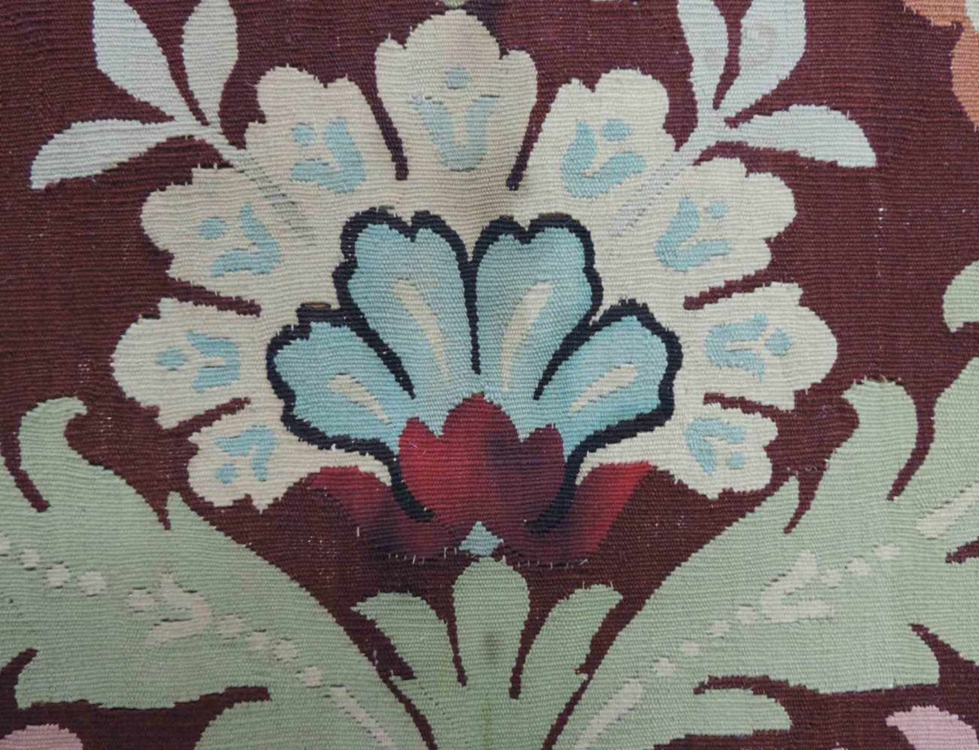 Aubusson Teppich. Frankreich, antik um 1870. 366 cm x 195 cm. Handgewebt. Wolle auf Wolle. - Bild 7 aus 9