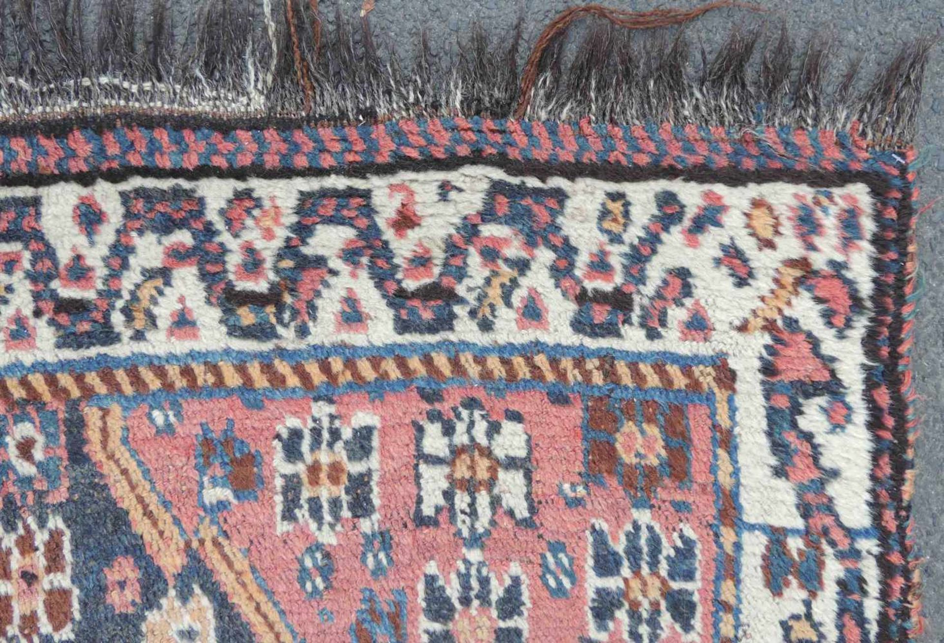 Schiraz Stammesteppich. Iran, alt um 1930. 190 cm x 102 cm. Handgeknüpft. Wolle auf Wolle. Shiraz - Bild 7 aus 9