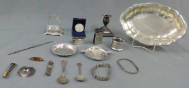 24 Teile Silber. Auch 800 er. Mindestens 650 Gramm Silber. Bis 25,5 cm. 25 parts silver. Also 800